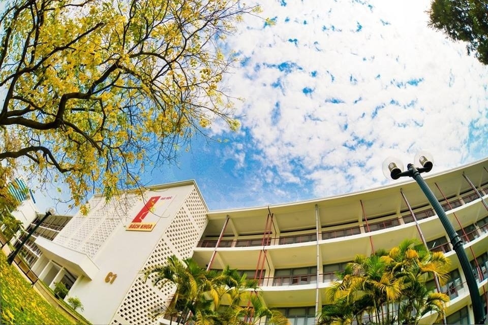 Dai hoc Bach khoa Ha Noi canh bao hinh anh