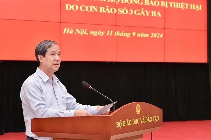 7 hoc sinh, 2 giao vien thiet mang vi bao lu hinh anh