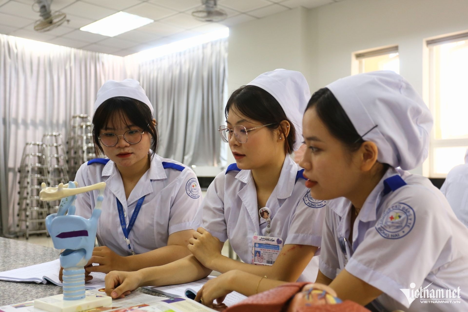 Mot truong o Dong Nai cho sinh vien nghi Tet At Ty den 35 ngay hinh anh