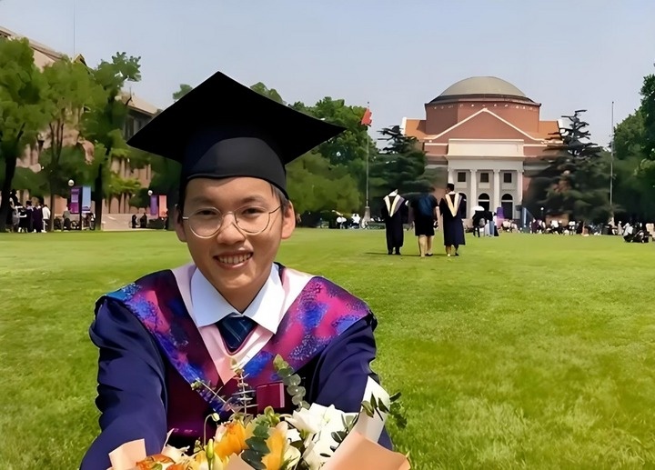 Nop bai thi som de ve be gach thue, nam sinh van do dai hoc top dau hinh anh