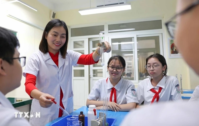 Nhung nha giao tam huyet voi su nghiep trong nguoi hinh anh