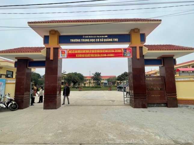 Chu tich tinh Quang Binh 'giai oan' cho mot hieu truong hinh anh