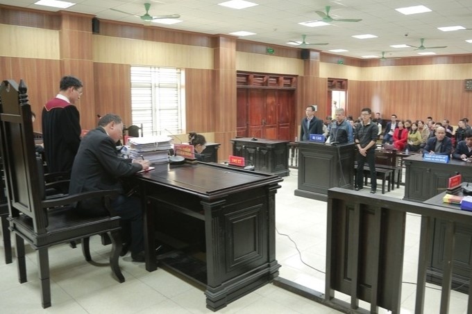 Cuu hieu truong Cao dang Cong nghiep Thanh Hoa bi phat tu hinh anh