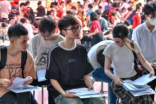 Con hoc dai hoc, bo me 'meo mat' hinh anh