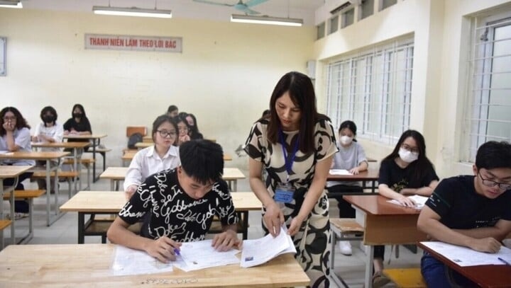 Giao vien day them khong dung quy dinh co phai tra lai tien? hinh anh
