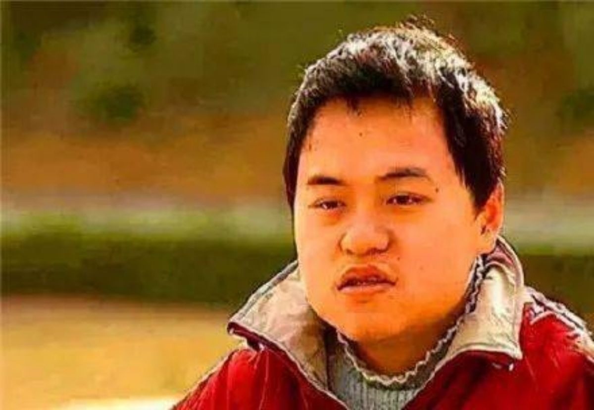 Bi kich cua chang trai tung duoc goi la 'than dong phuong Dong' hinh anh