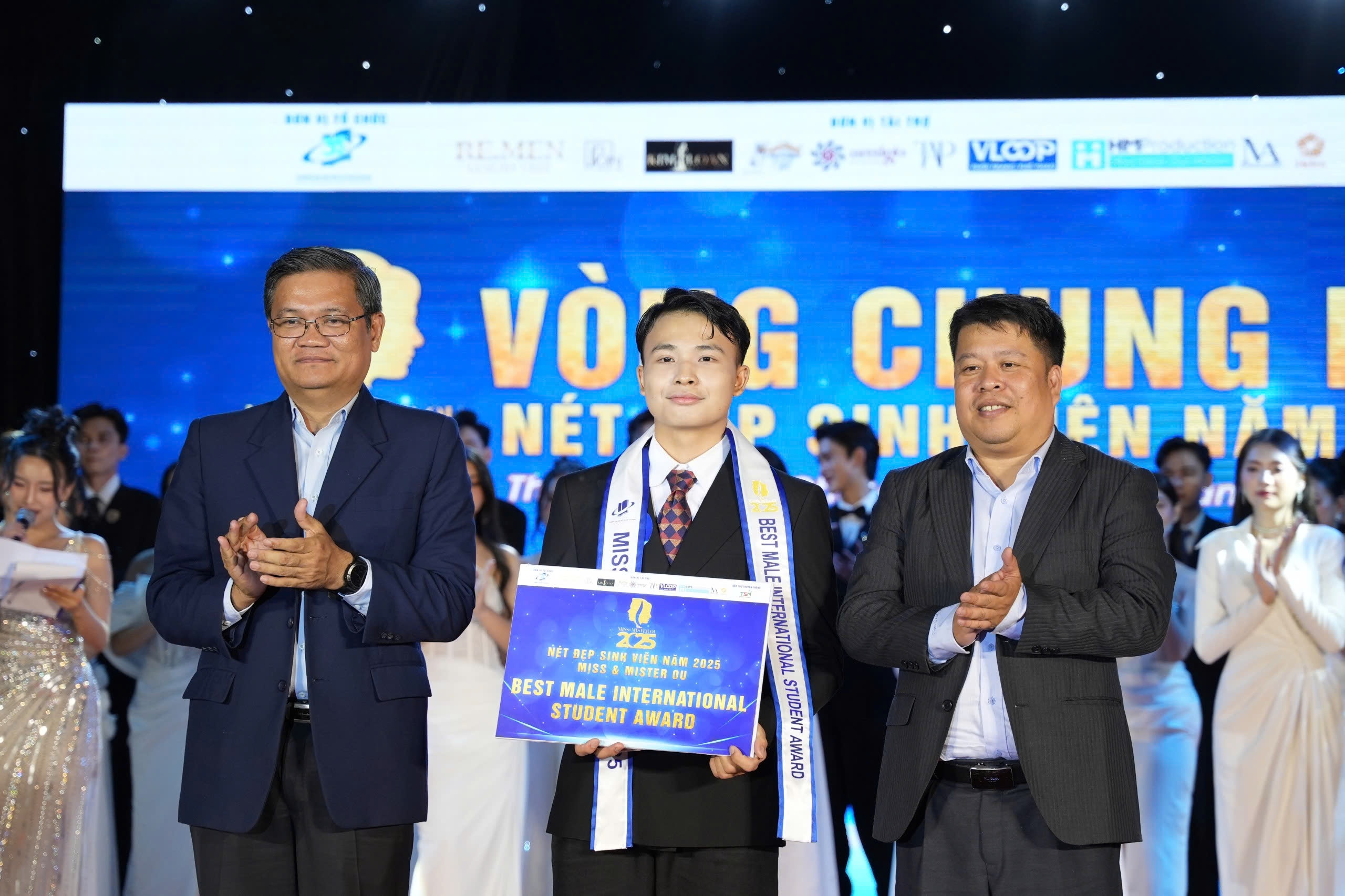 sinh vien quoc te anh 5