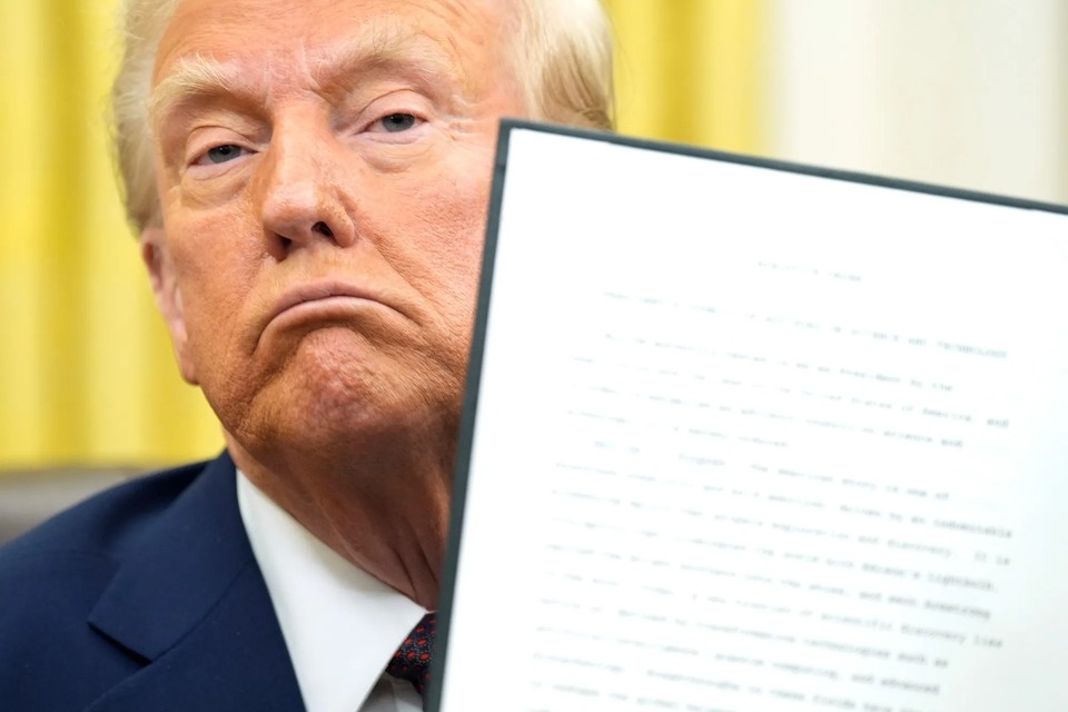 Ong Trump muon xoa so Bo Giao duc, nguoi My co duoc xoa no sinh vien? hinh anh