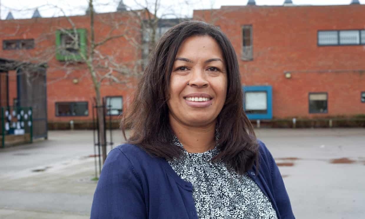 tre bi cham noi anh 1