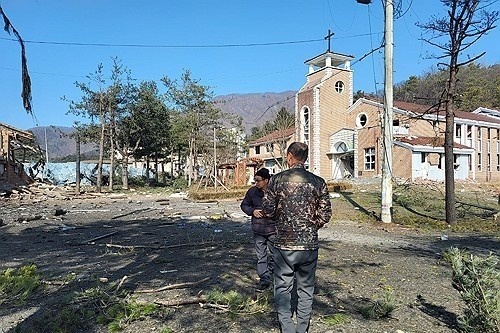 May bay chien dau Han Quoc 'tha nham' bom, nhieu nguoi dan bi thuong hinh anh