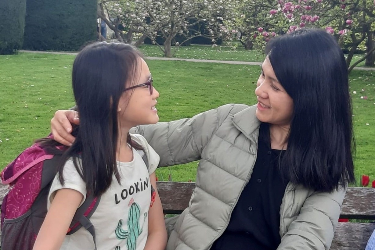 Me Viet bat ngo voi buc thu truong hoc Duc gui cho phu huynh hinh anh