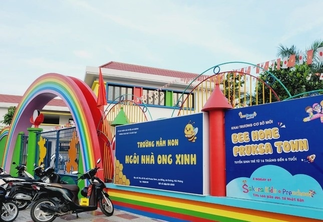 Giao vien mam non bi cho nghi vi kiem tra bo phan nhay cam cua tre hinh anh