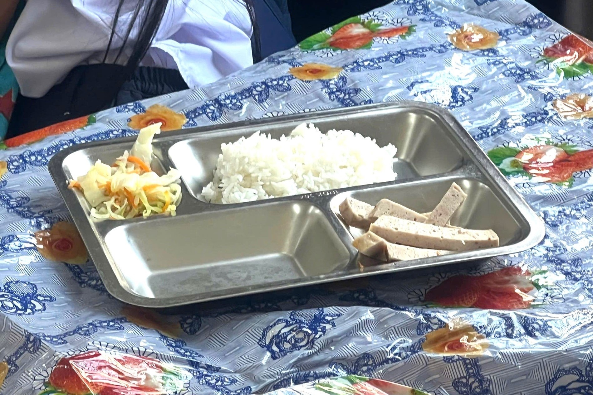 Da Nang yeu cau minh bach thuc don sau vu suat an vai lat thuc an hinh anh