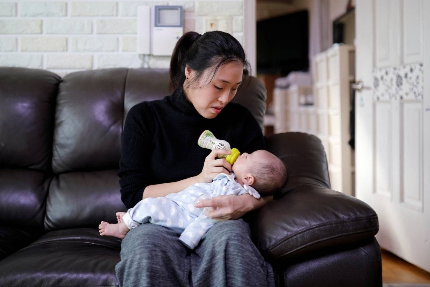 Giao vien duoc nghi he, nghi thai san theo quy dinh moi tu 22/4 hinh anh