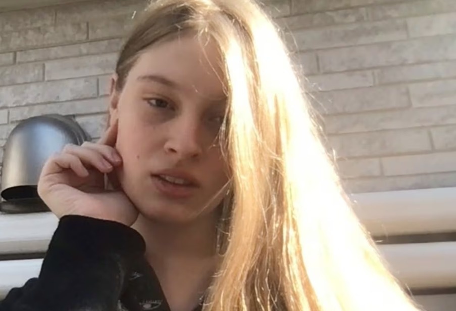 Noi long con gai chuyen gioi cua Elon Musk khi tuyet giao voi cha de hinh anh