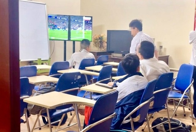 Day them ngoai nha truong: Trung tam nao hop phap? hinh anh