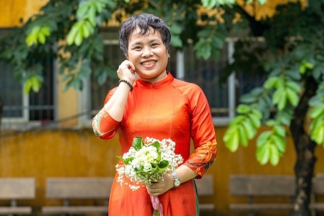 Co giao sinh dung nam Giai phong mien Nam ke chuyen cha minh hinh anh