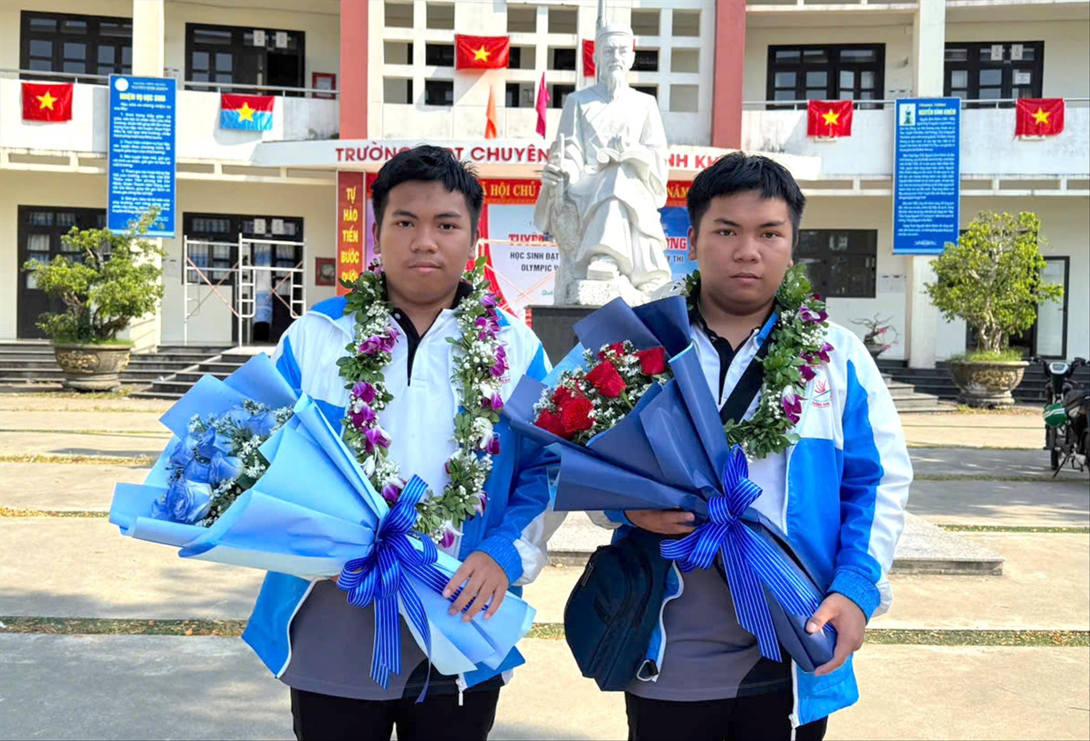 huy chuong vang anh 2