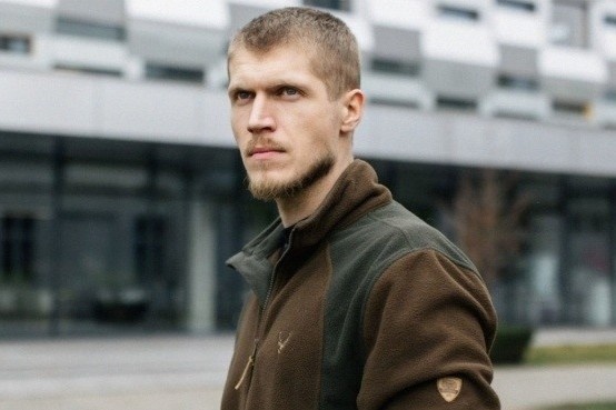 Be boi chi huy cap cao tu chuc moi lam rung dong quan doi Ukraine hinh anh