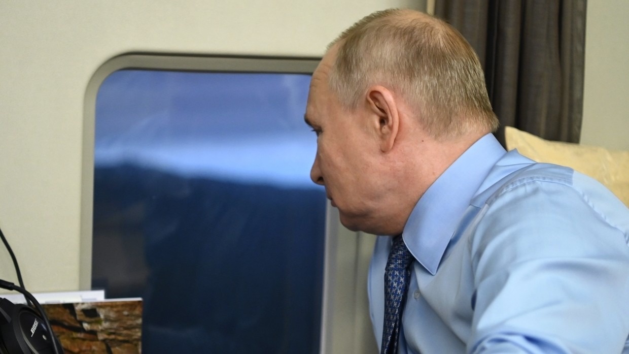 RT: Truc thang cua Tong thong Putin mac ket trong dan UAV cua Ukraine hinh anh