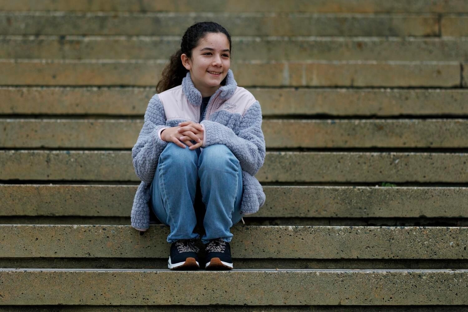 Cha bo nghe luat, o nha day con gai tot nghiep cao dang o tuoi 11 hinh anh