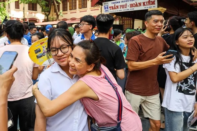 De thi khong con danh do hinh anh