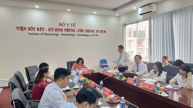 muoi truyen benh sot ret anh 3