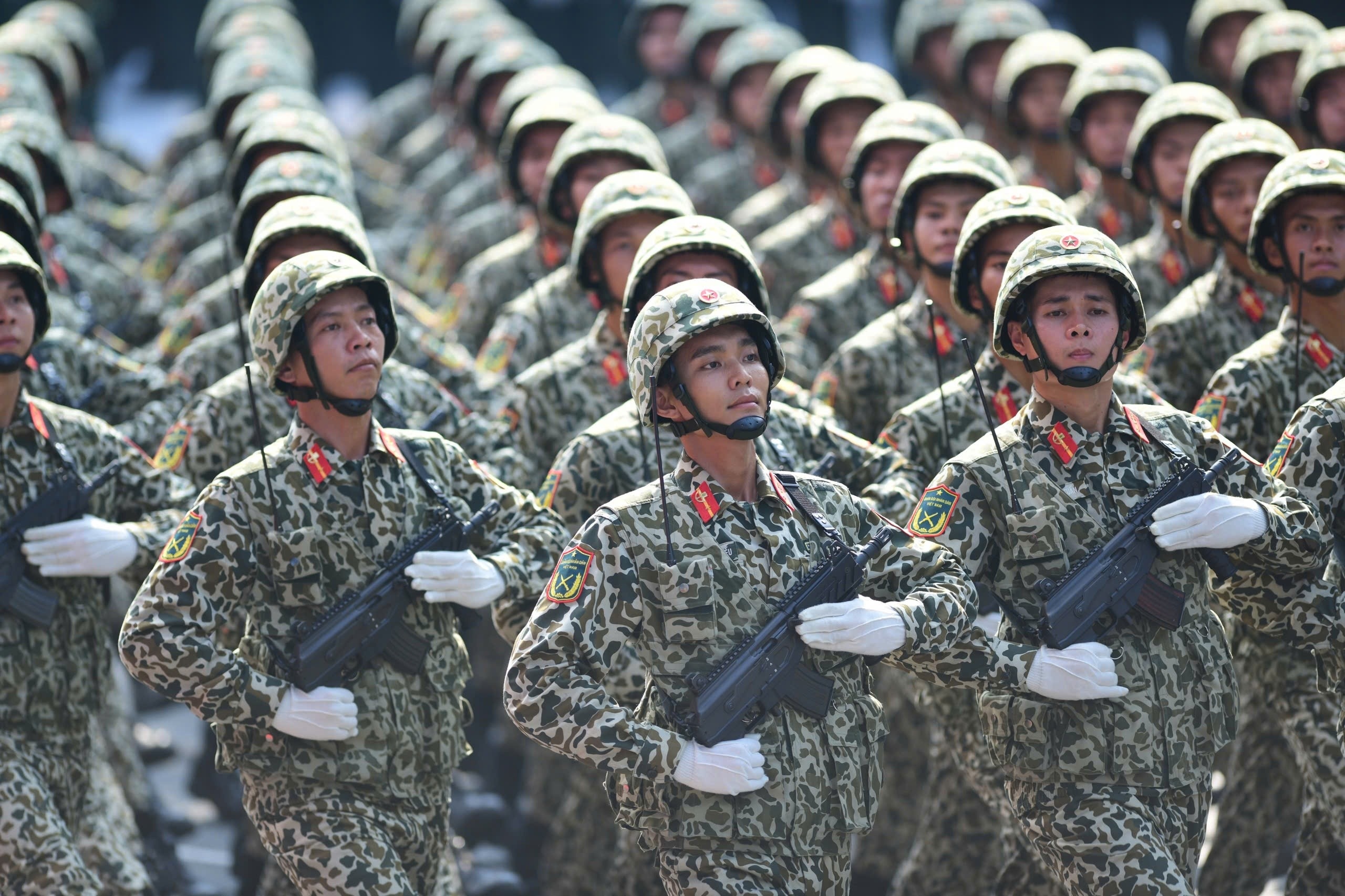 De xuat 'noi' do tuoi nhap ngu cho sinh vien sau dai hoc hinh anh