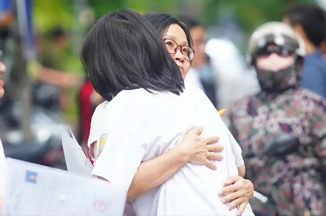 De kho - 'lech pha' giua hoc va thi hinh anh