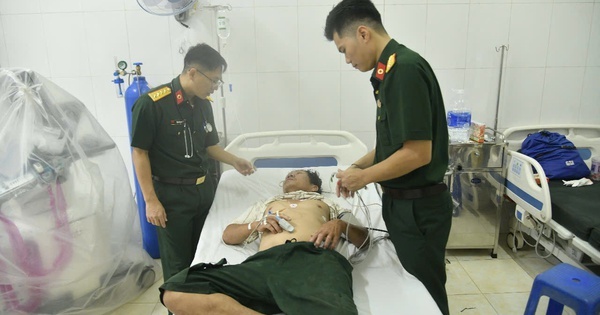 Quan y dao Nam Yet cap cuu ngu dan bi dot quy tren bien hinh anh