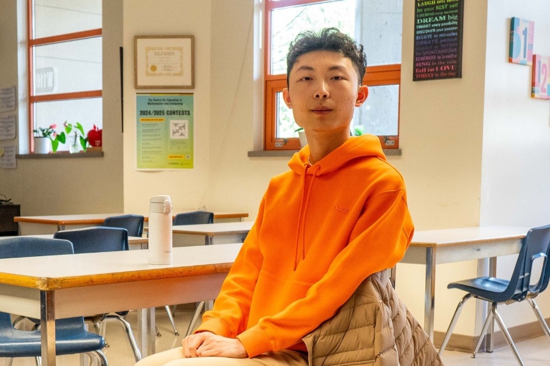 Thi sinh thi Olympic Toan 5 lan, 3 lan doat huy chuong vang la ai? hinh anh