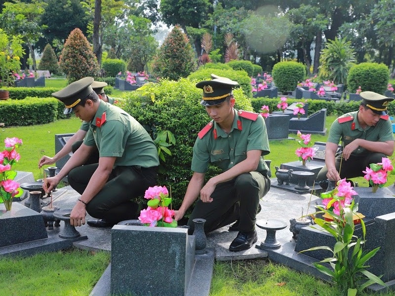 Nhieu truong dai hoc tri an ngay Thuong binh - Liet si 27/7 hinh anh