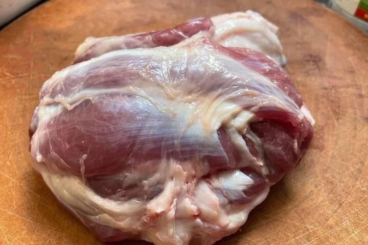 Cach nhan biet thit lon nuoi tang trong, chua chat tao nac hinh anh