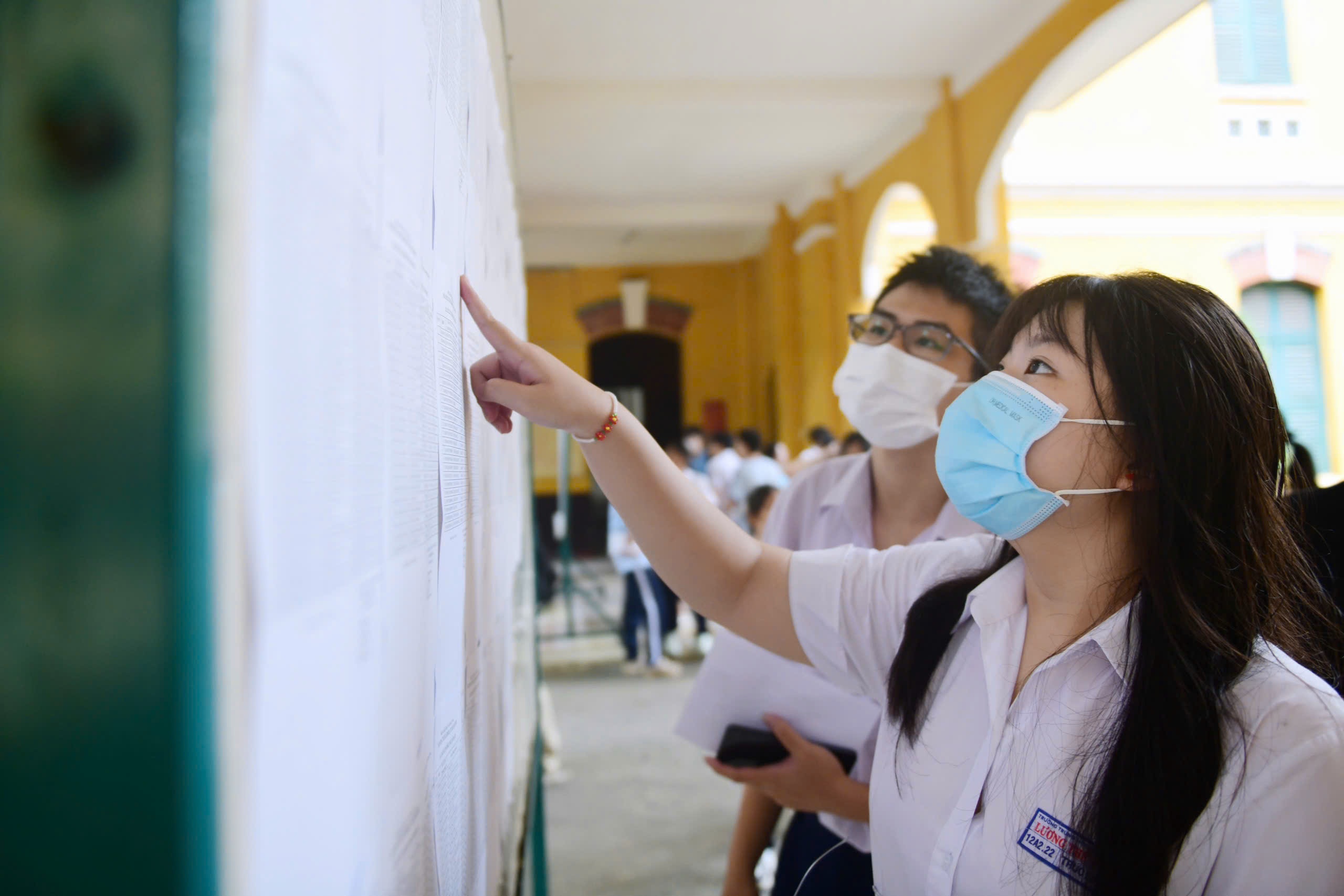 Nha truong len tieng sau vu tang diem chuan bat ngo hinh anh