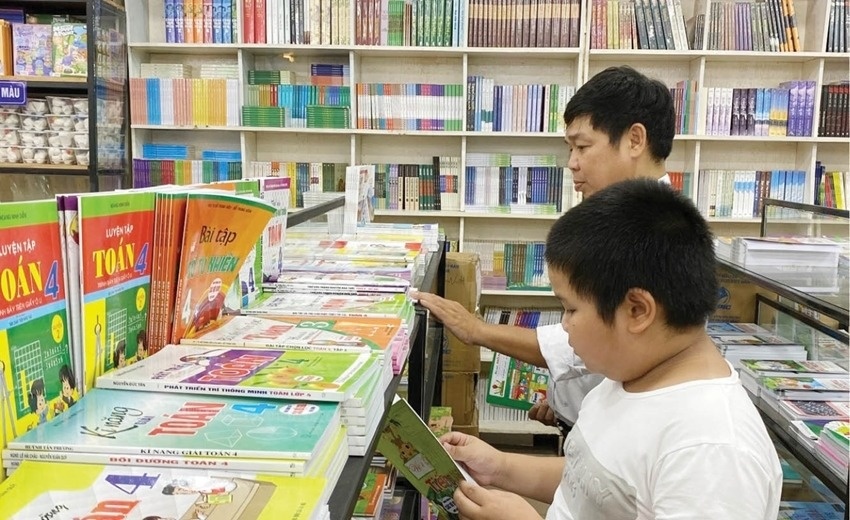 Bo Chinh tri yeu cau mot bo sach giao khoa thong nhat tren toan quoc hinh anh