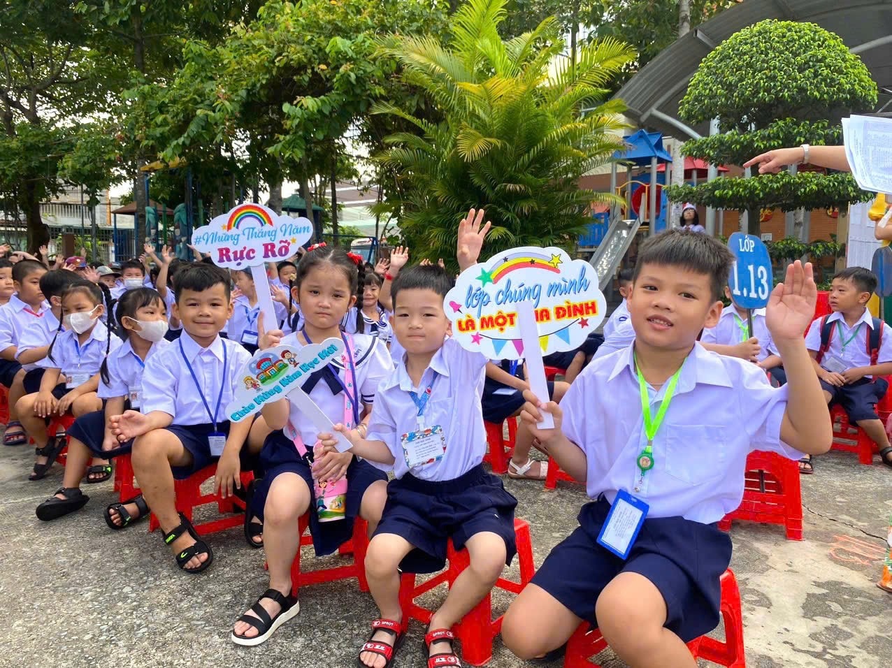 Nhieu truong moi, TP.HCM van qua tai hinh anh