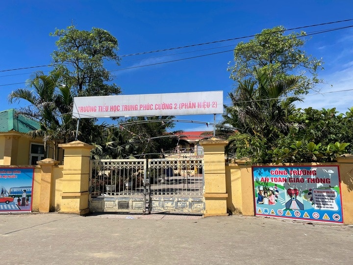 Phu huynh cho con nghi hoc gay ap luc, so tam dung sap nhap truong hinh anh