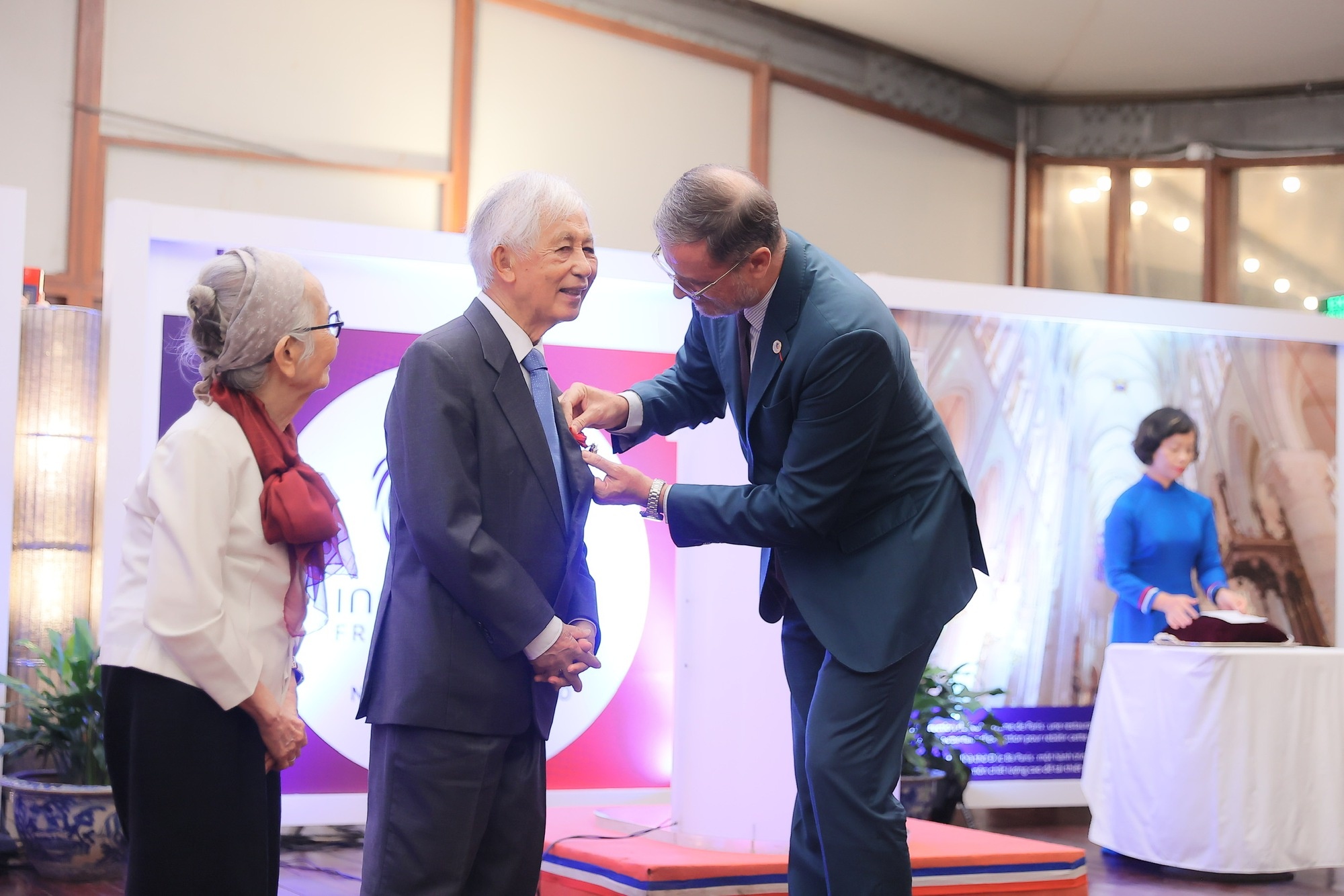 giao su tran thanh van anh 1