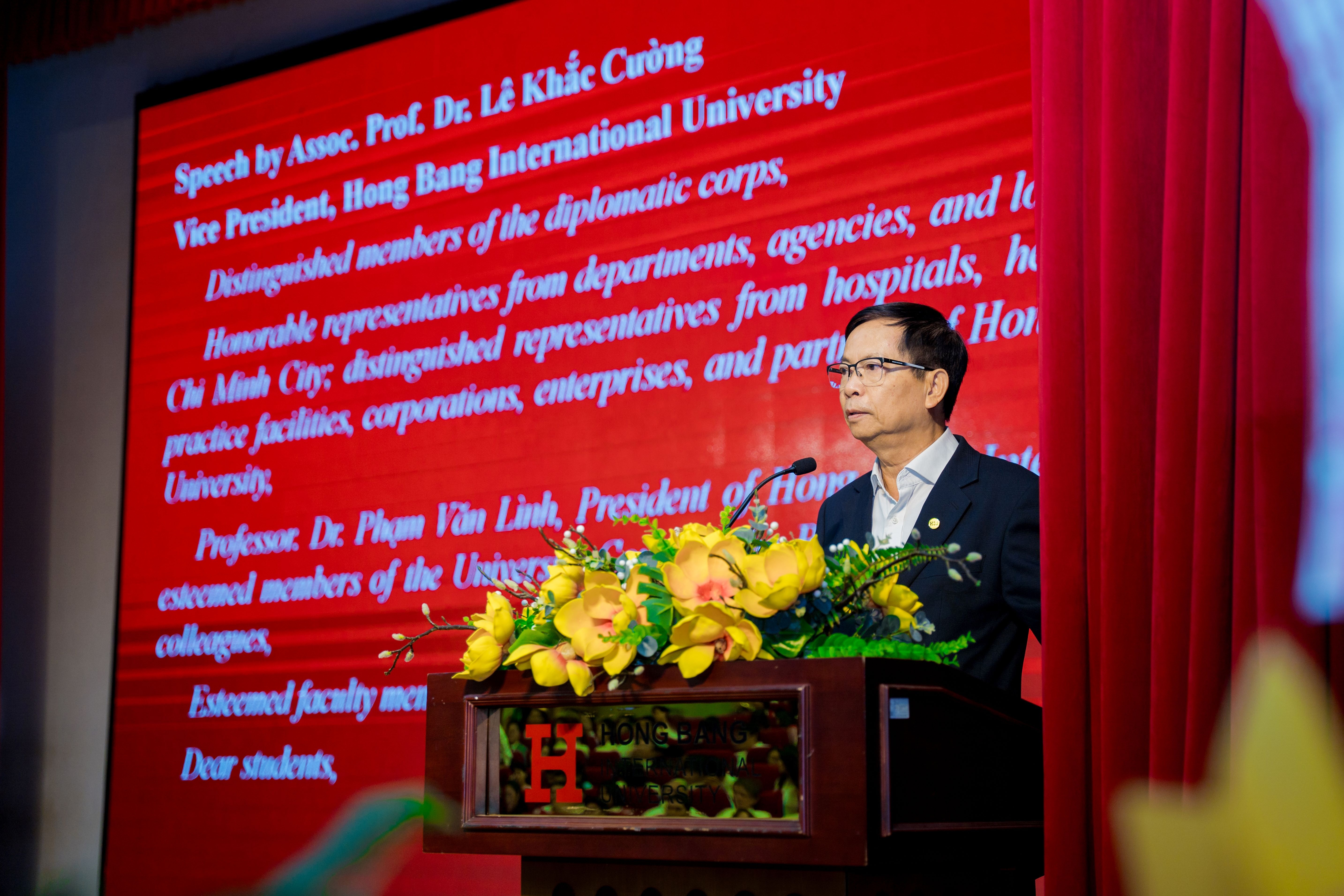 dh quoc te hong bang anh 1