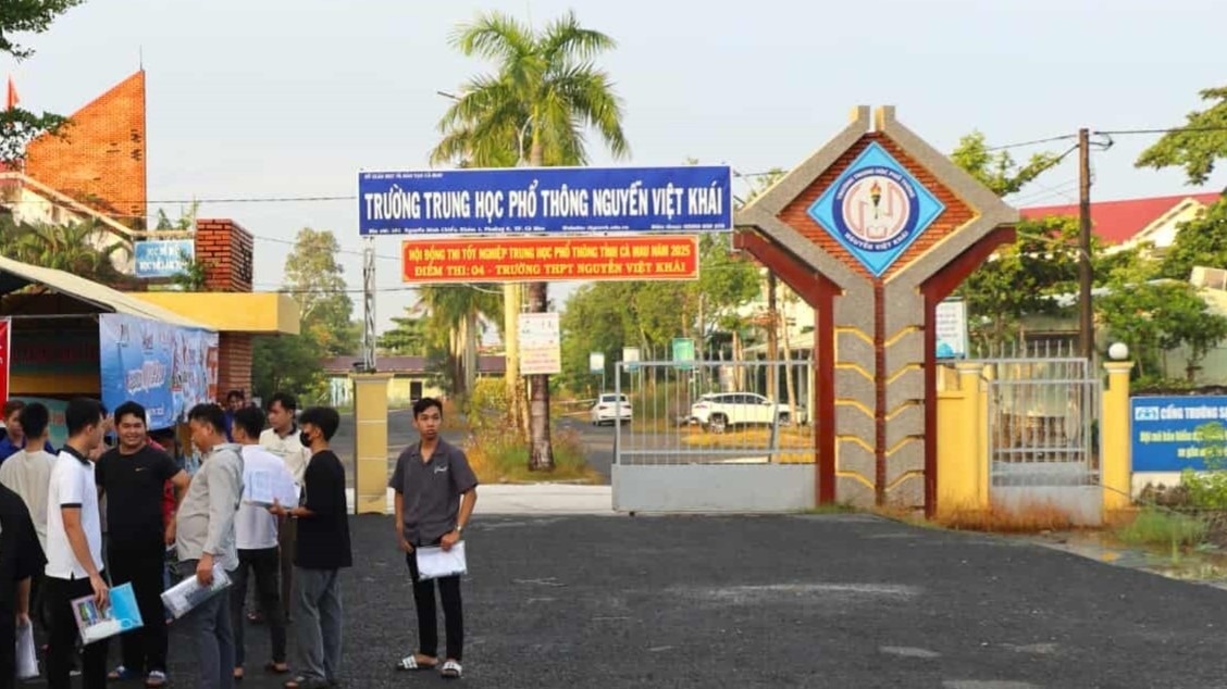 Ca Mau cho cac truong cong thu 6 khoan tien ngoai hoc phi hinh anh