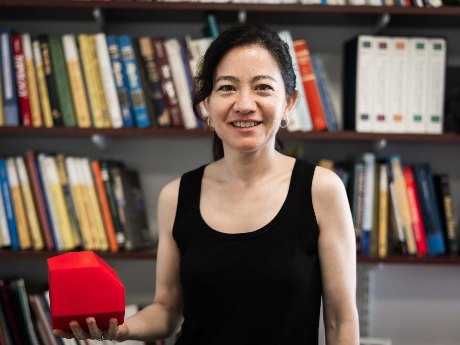 Giao su Toan cua Dai hoc Harvard nhan giai thuong 'thien tai' hinh anh