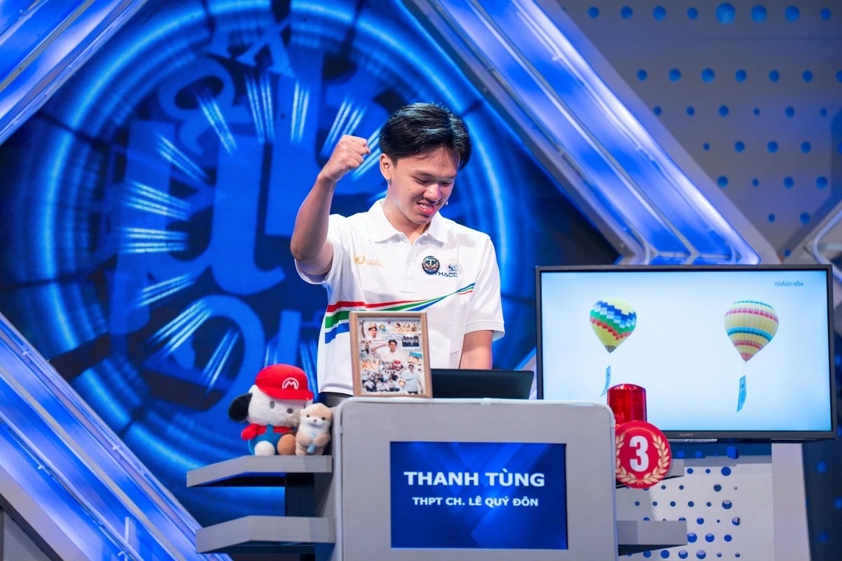 4 nha leo nui Olympia bo tay voi 3 cau hoi Ve dich hinh anh