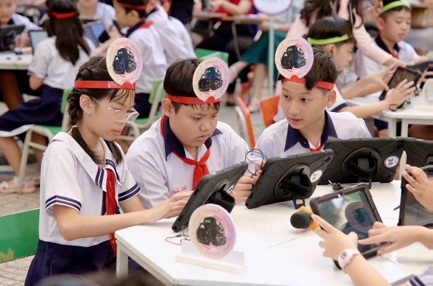 Truong hoc loay hoay truoc lan song AI hinh anh