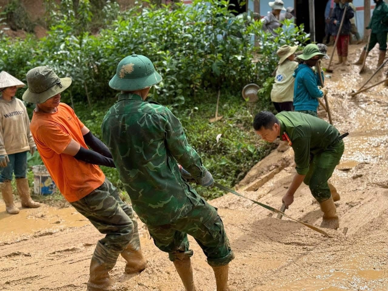 mưa lũ lịch sử ảnh 15 mua lu lich su anh 15