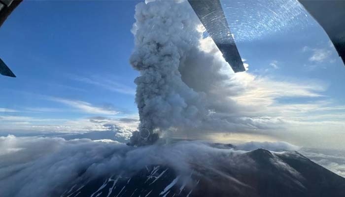 Mot ngon nui lua co the phun trao sau 700.000 nam hinh anh