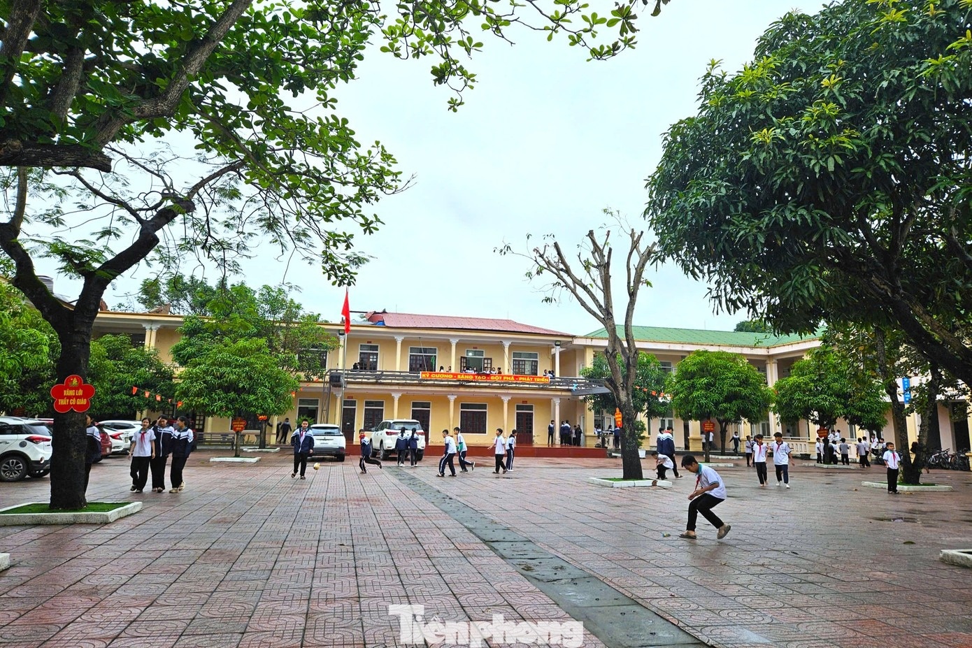 phong hoc xuong cap anh 19