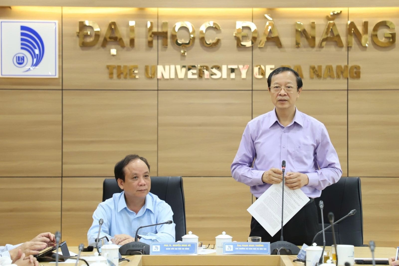 Chi dao gian, hoan hoc phi cho sinh vien vung lu tai Da Nang hinh anh