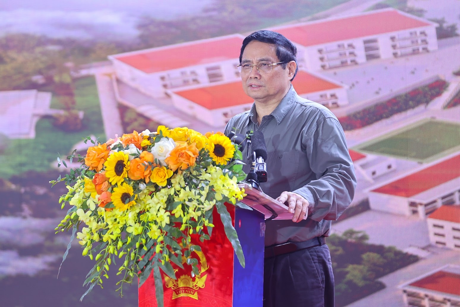 Dong loat khoi cong xay dung truong noi tru tai cac xa bien gioi hinh anh