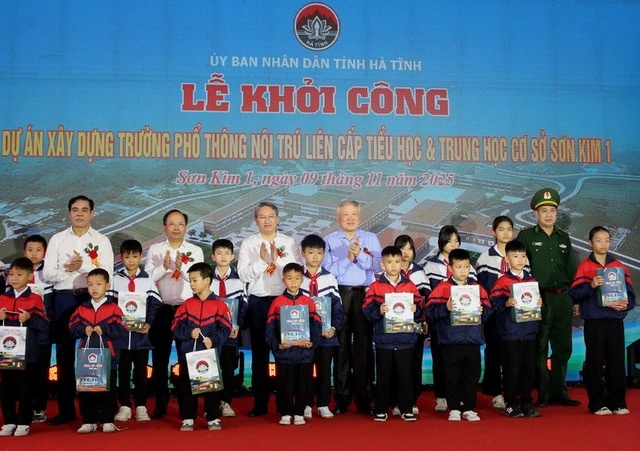 xay truong noi tru anh 4