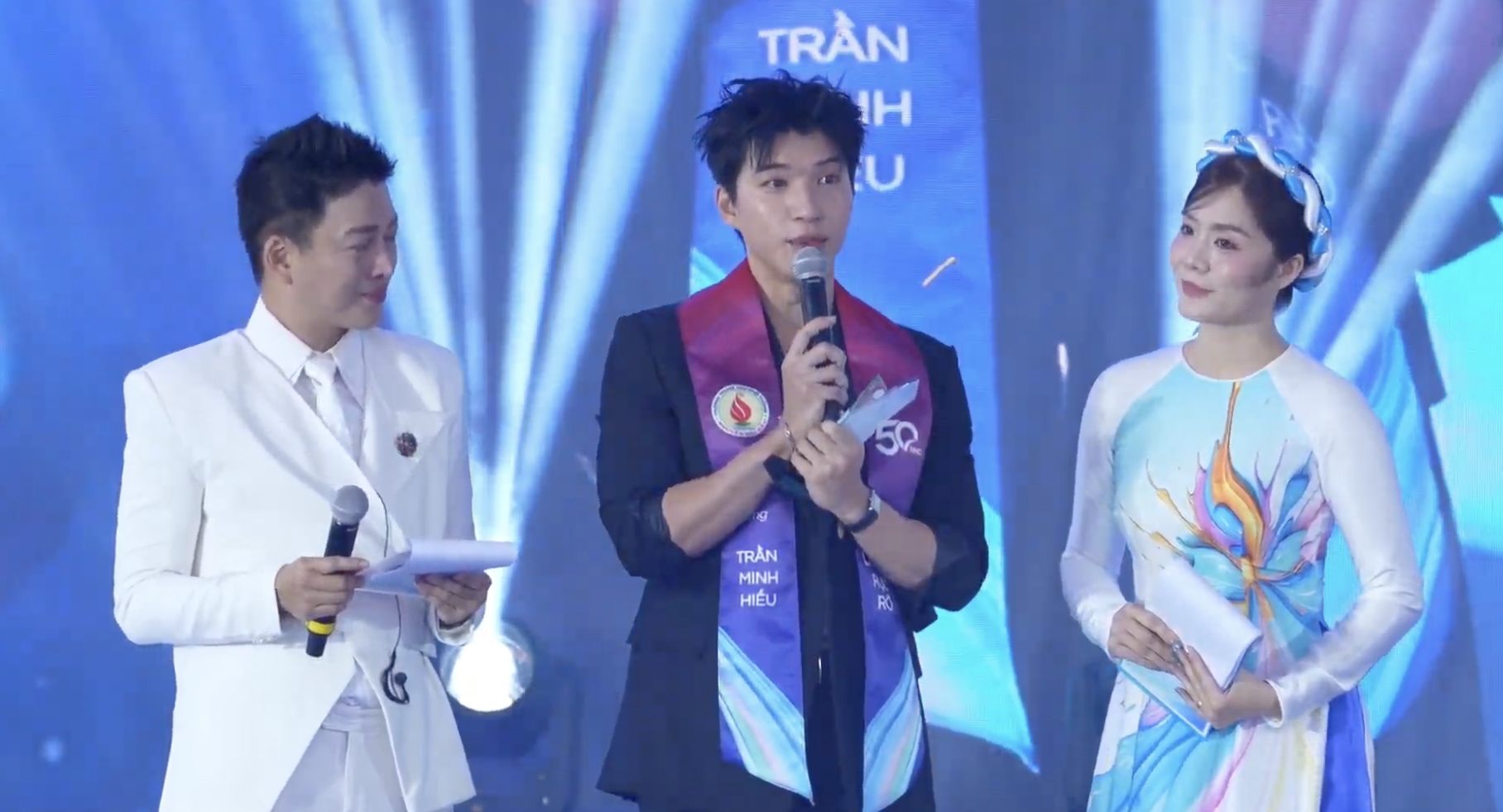 thpt nguyen huu cau anh 1